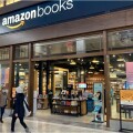 拒絕銷量至上的「人工智能」演算法！紐約書迷聯合傳統書店，用「老三哲學」力抗亞馬遜大軍壓境
